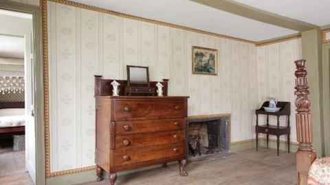 Middle chamber