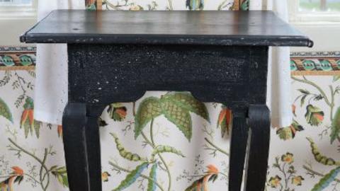 Queen Anne game table