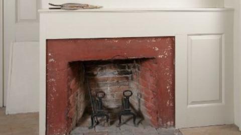 Small west chamber