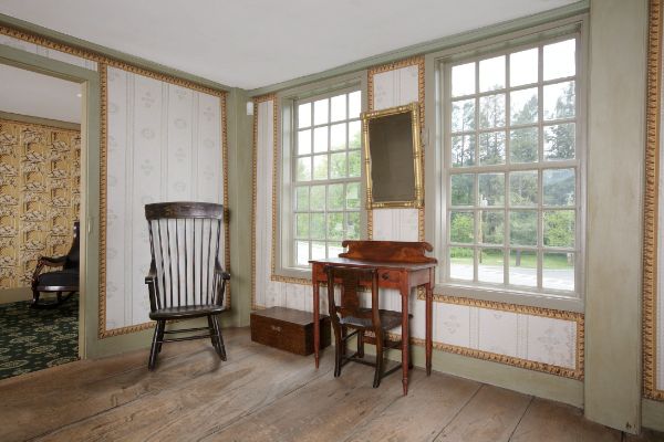 Middle chamber