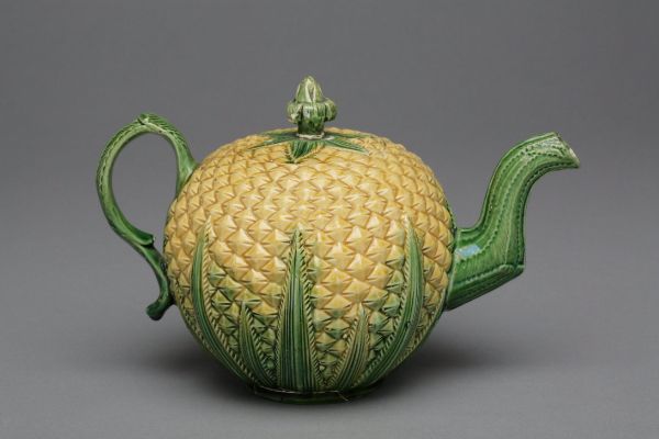 Pineapple teapot